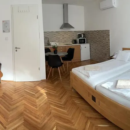 Bogoly Apartment *